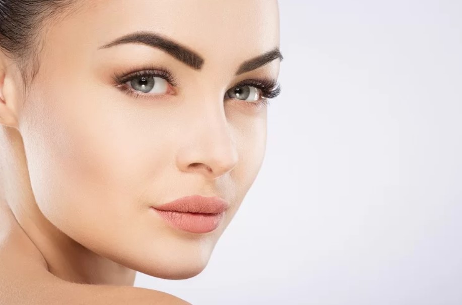 Eyebrow Shaping Through Laser Treatment-Eyebrowsbar