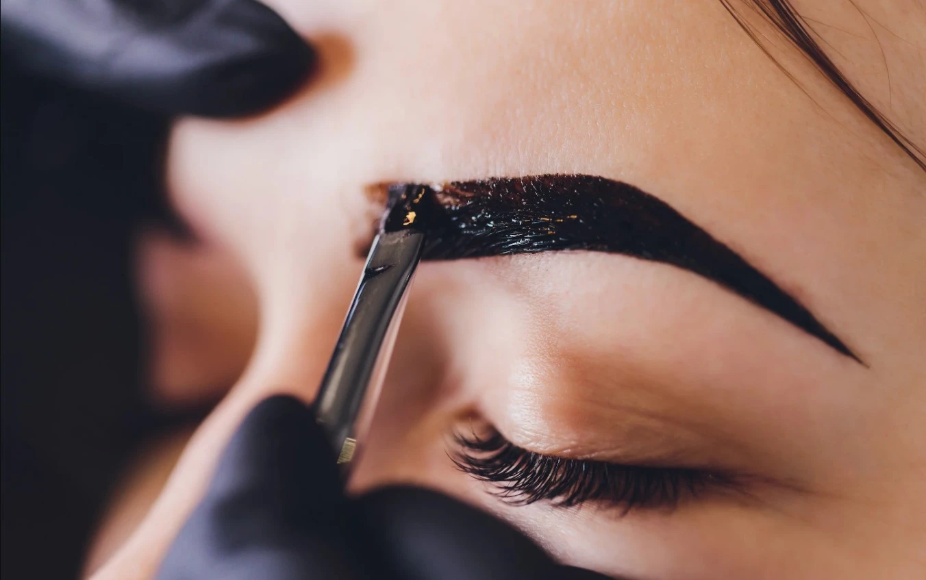 henna brow tinting